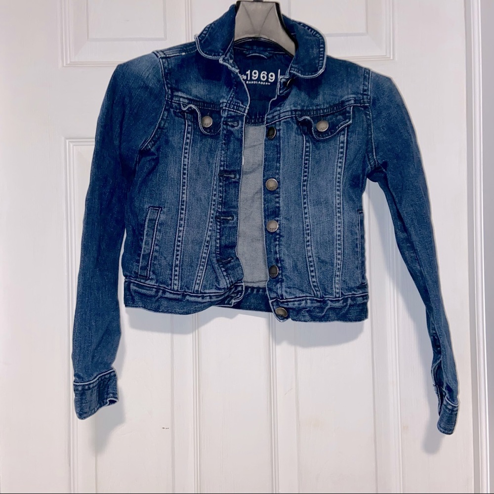 EUC GAP KIDS denim jacket. Dark wash, stretch denim kids L